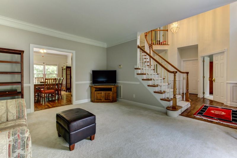 401 Connemara Dr, Cary, NC 27519