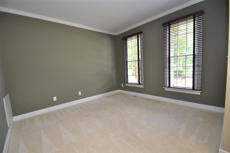 401 Crickentree Dr, Cary, NC 27518
