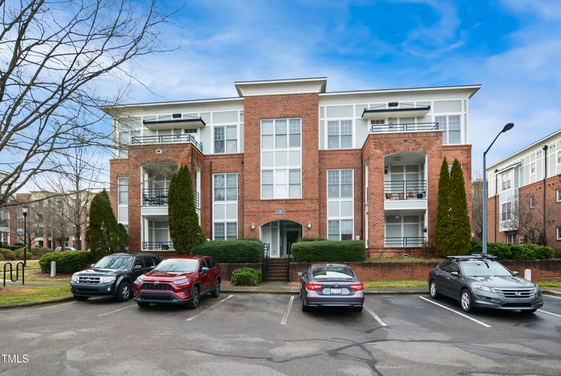 401 Finsbury St #301, Durham, NC 27713