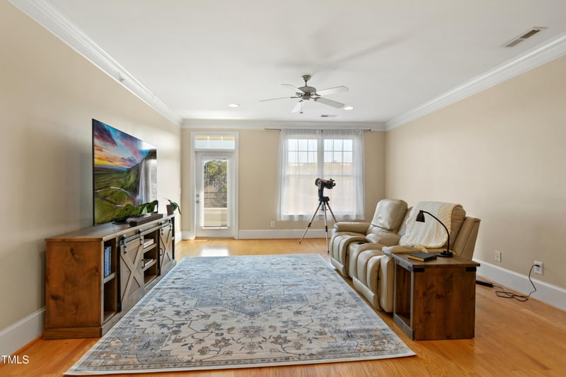 401 Finsbury St #301, Durham, NC 27713