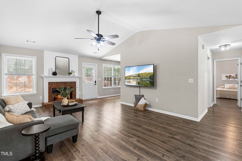 401 Firefly Rd, Holly Springs, NC 27540
