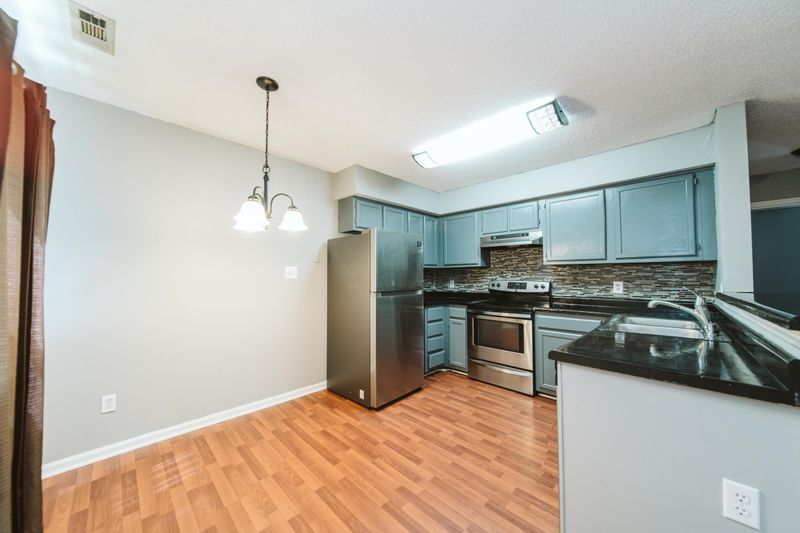 401 Gooseneck Dr #B1, Cary, NC 27513