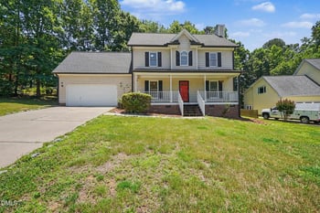 401 Holly Berry Ln, Holly Springs, NC 27540