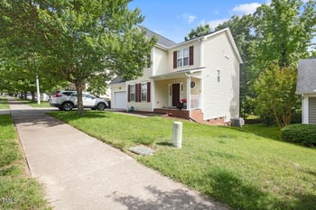 401 Holly Thorn Tc, Holly Springs, NC 27540