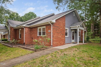 401 Huntington Park Dr, Morrisville, NC 27560