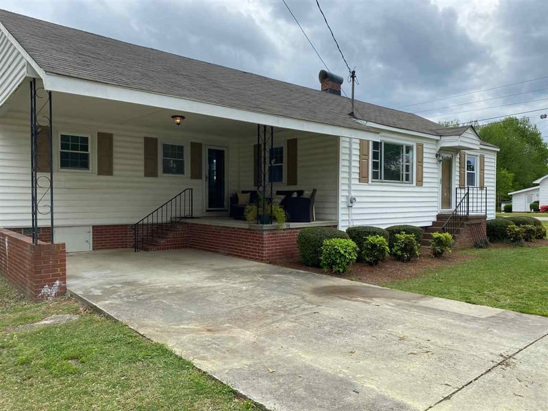 401 J St, Erwin, NC 28334