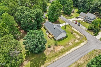 401 Kinsman Ct, Fuquay Varina, NC 27526