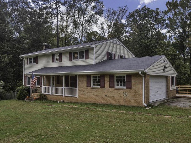 401 Mayflower Cir, Sanford, NC 27330