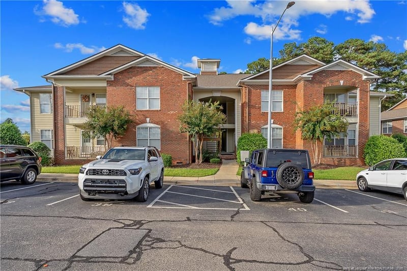 401 Meadowland Ct #6, Hope Mills, NC 28348