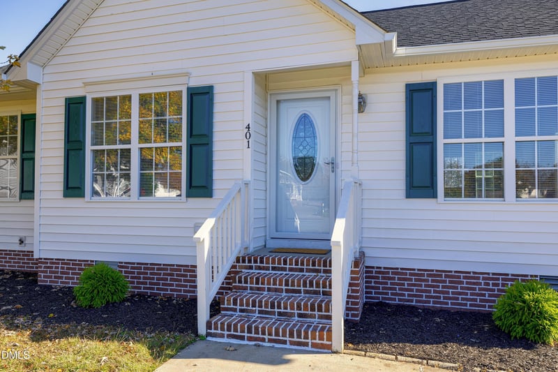 401 Oak Dare Ln, Wendell, NC 27591