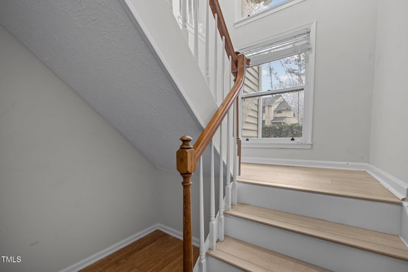 401 Oak Hollow Ct, Raleigh, NC 27613