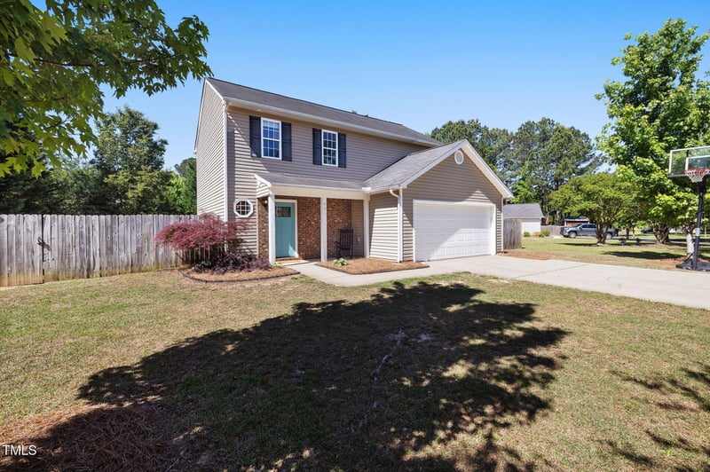 401 Onondaga Ct, Holly Springs, NC 27540