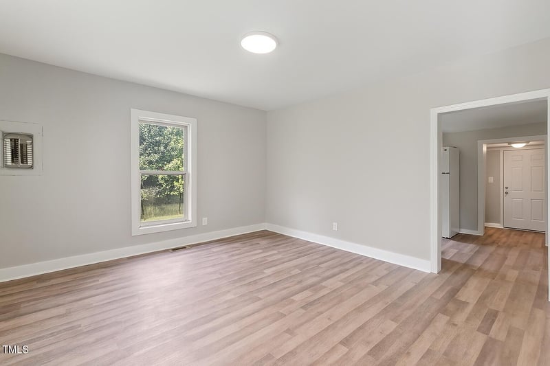 401 Prince Dr, Holly Springs, NC 27540