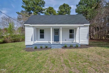 401 Prince Dr, Holly Springs, NC 27540