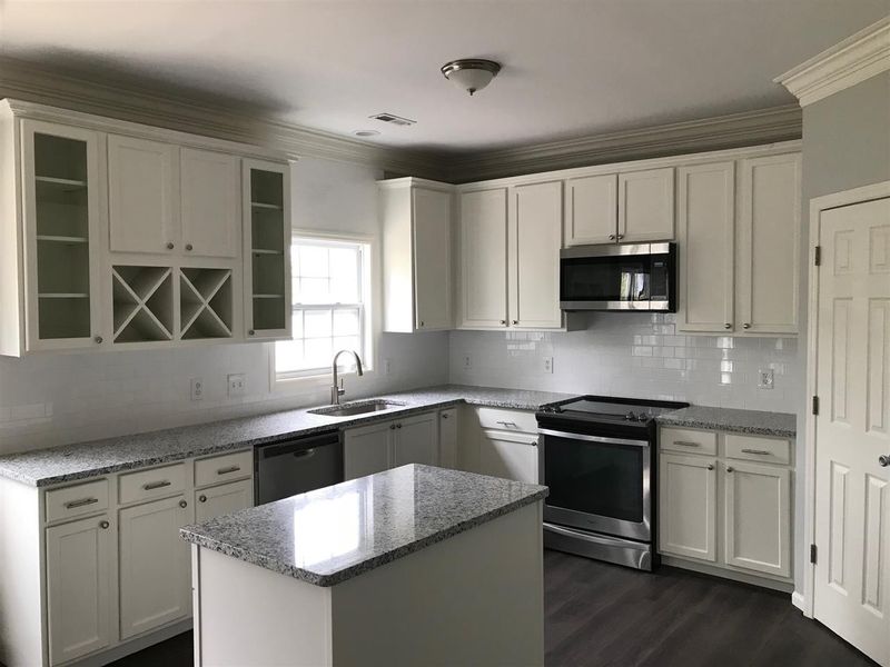 401 Pyracantha Dr, Holly Springs, NC 27540