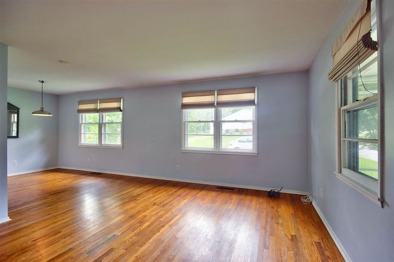 401 Quail Dr, Raleigh, NC 27604