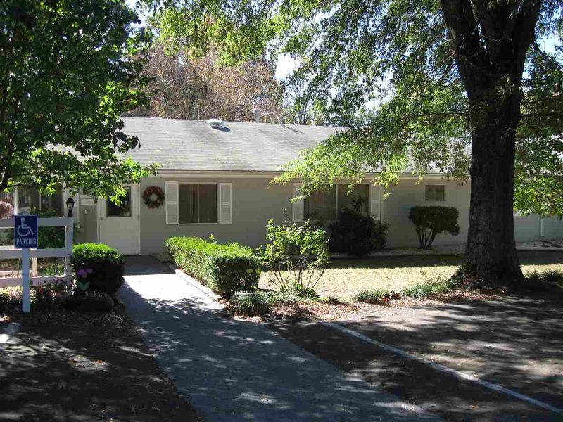 401 W Queen St, Hillsborough, NC 27278