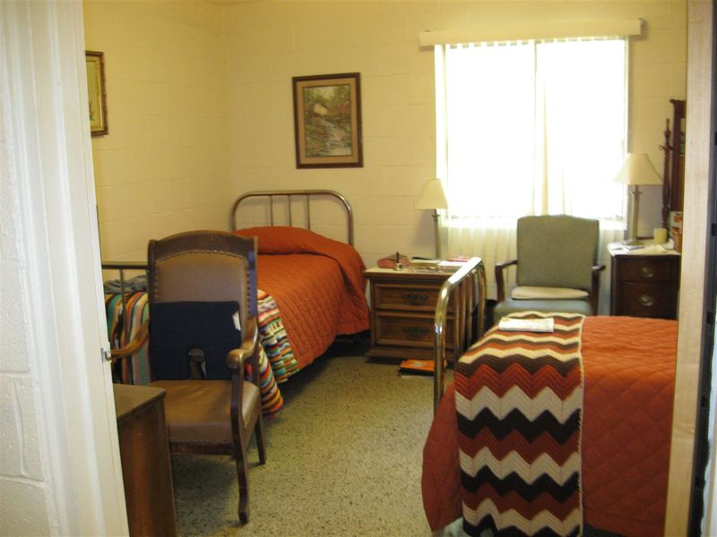 401 W Queen St, Hillsborough, NC 27278
