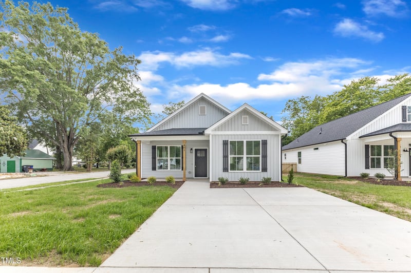 401 Raiford St, Selma, NC 27576