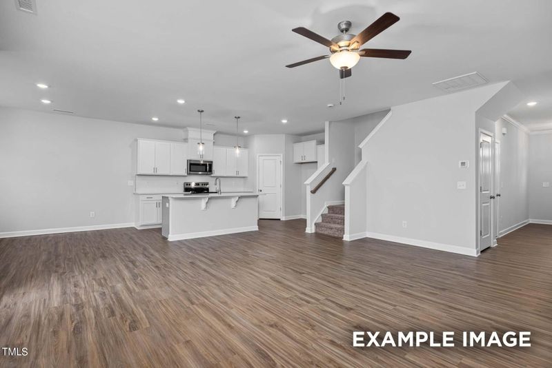 401 Reinsman Ct, Mebane, NC 27302