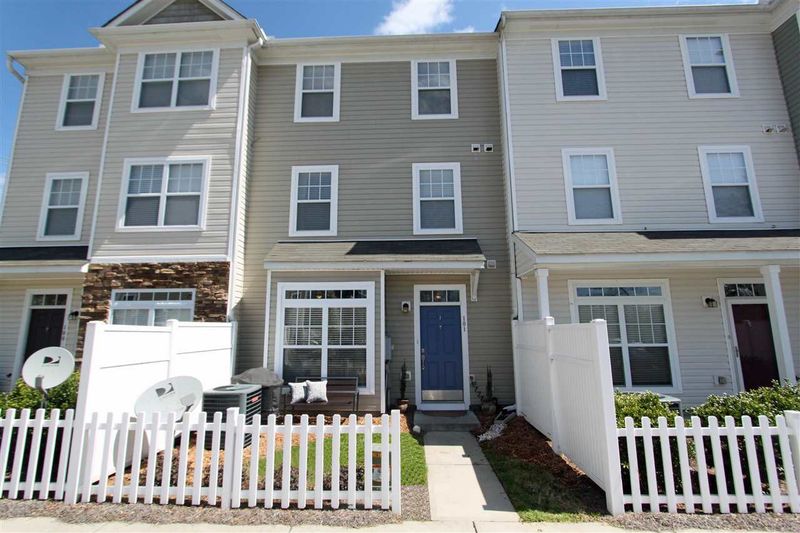 401 Scripps Ln #101, Raleigh, NC 27610
