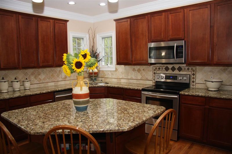401 Timber Cut Ln, Apex, NC 27502