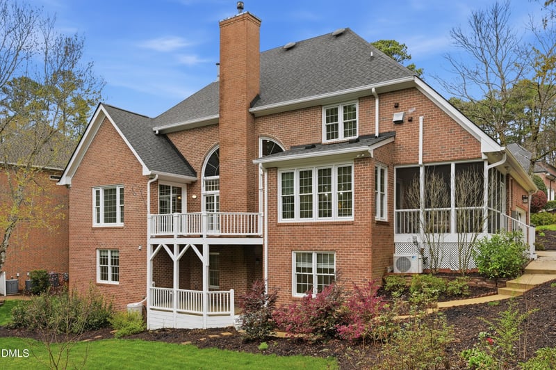 401 Tynemouth Dr, Cary, NC 27513
