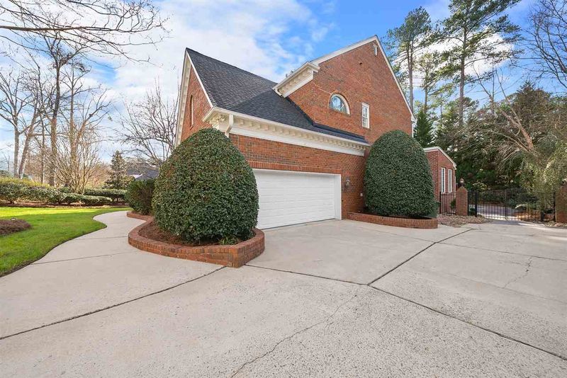 401 Versailles Dr, Cary, NC 27511