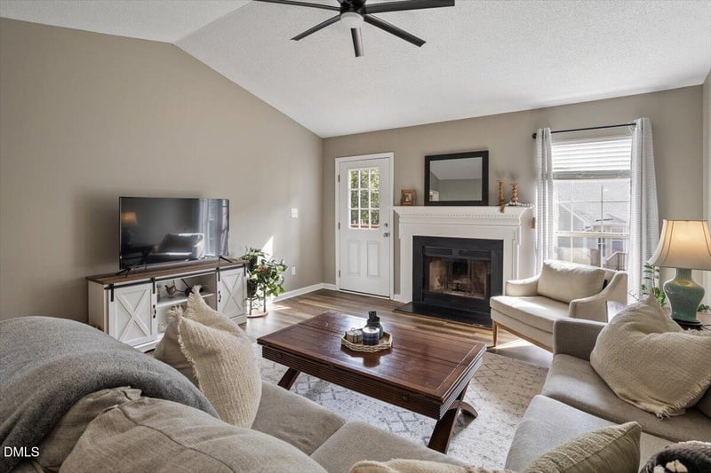 401 Vista Springs Cir, Holly Springs, NC 27540