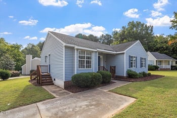 401 Vista Springs Cir, Holly Springs, NC 27540