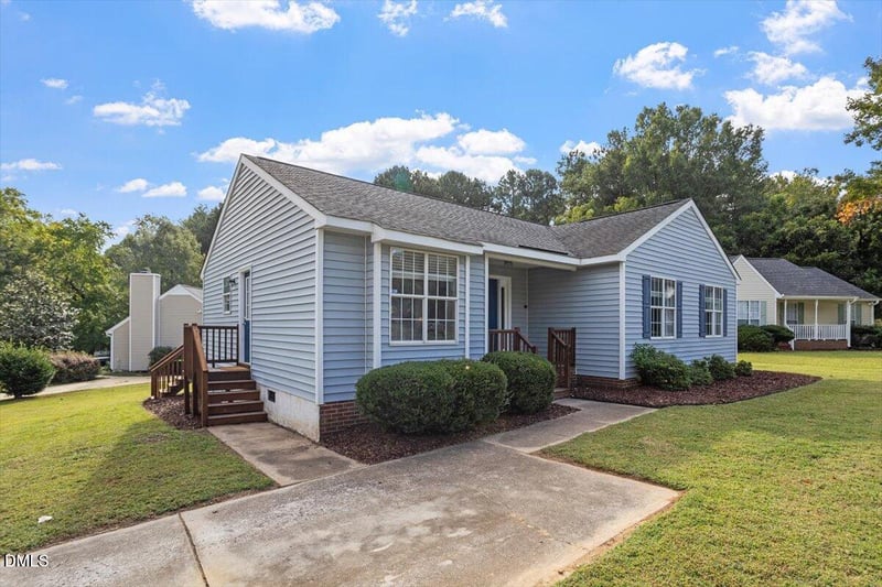 401 Vista Springs Cir, Holly Springs, NC 27540