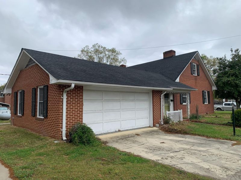 401 W Waddell St, Selma, NC 27576