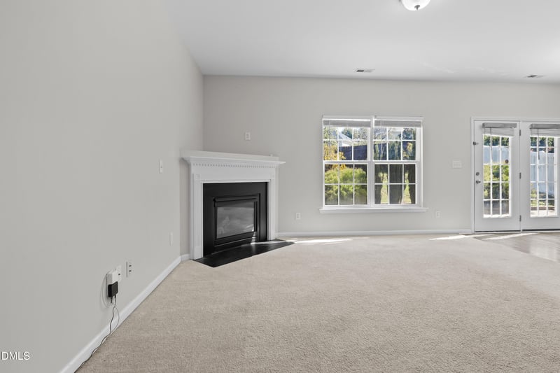401 Wellspring Dr, Holly Springs, NC 27540