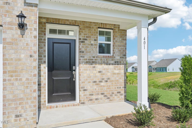 401 Winding Creek Dr, Lillington, NC 27546