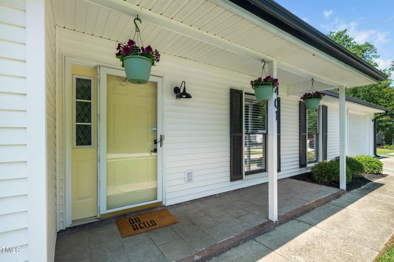 401 Wyndham Dr, Fuquay Varina, NC 27526