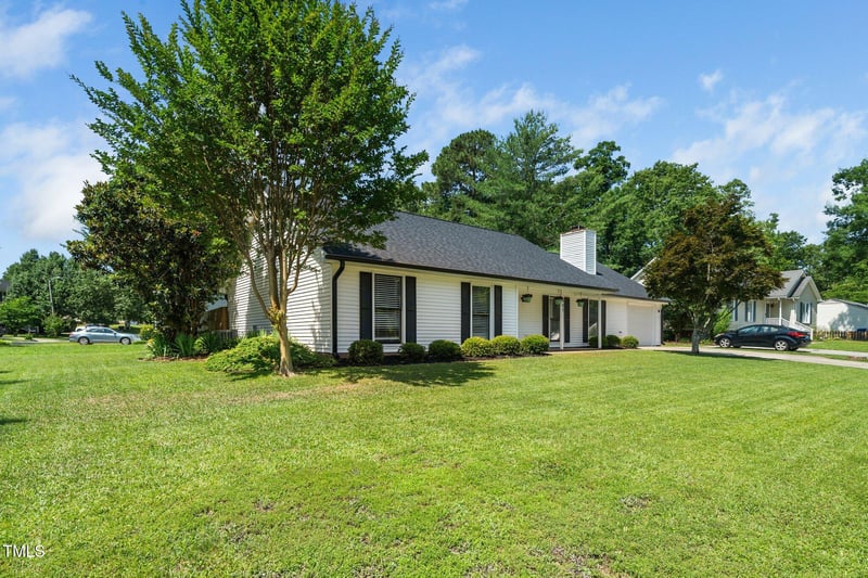 401 Wyndham Dr, Fuquay Varina, NC 27526