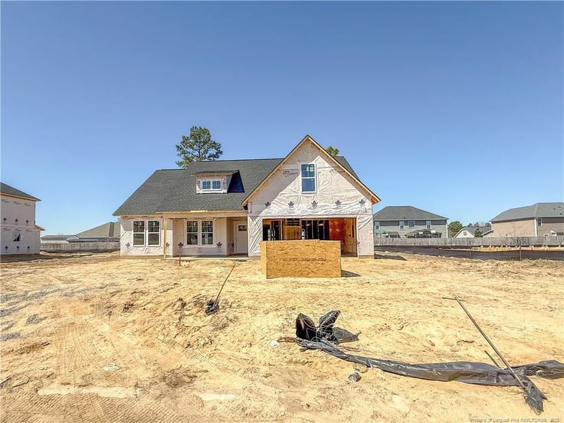 4010 Racking Horse Rd, Hope Mills, NC 28348