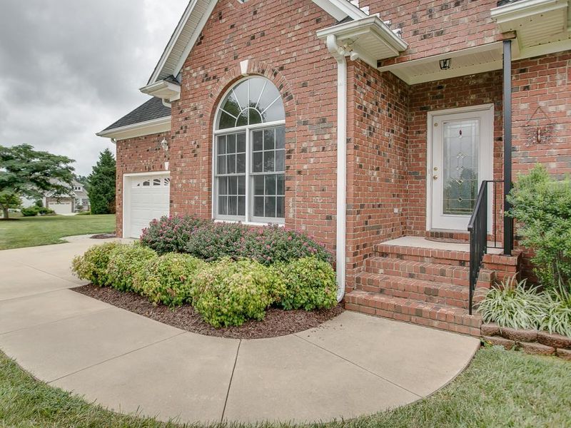 4011 Point, Mebane, NC 27302