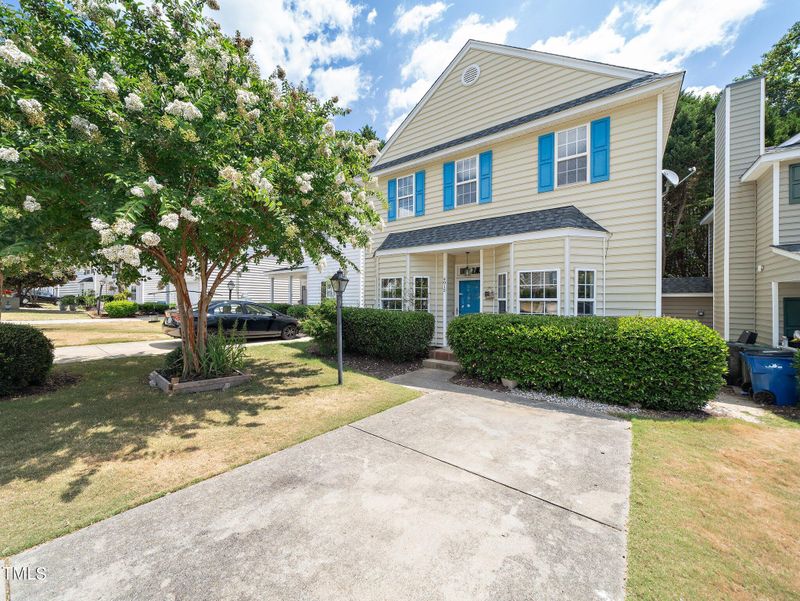 4012 Beaufain St, Raleigh, NC 27604