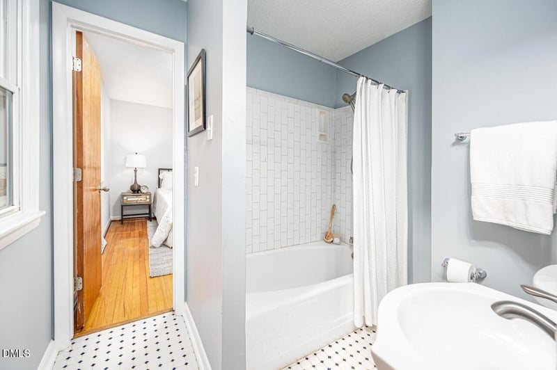 4012 Hillgrand Dr, Durham, NC 27705