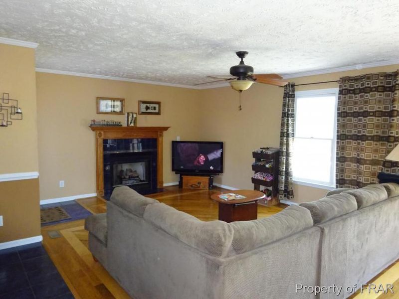 4012 Polk Dr, Hope Mills, NC 28348