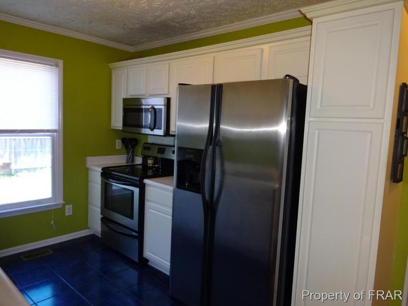 4012 Polk Dr, Hope Mills, NC 28348