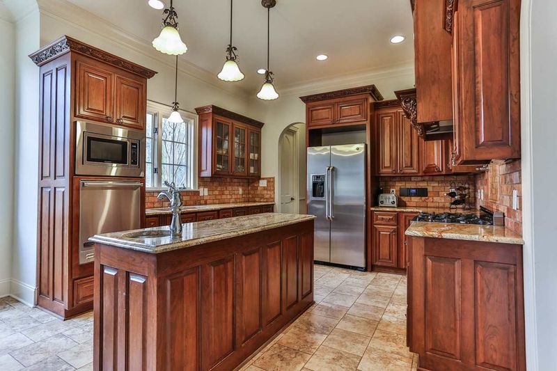 4013 Bankshire Ln, Raleigh, NC 27603