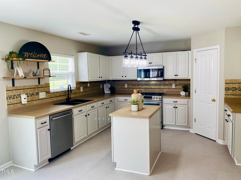 4013 Twin Spires Dr, Knightdale, NC 27545