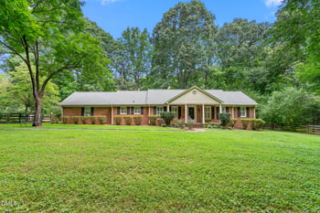 4014 Forest Oaks Ln, Mebane, NC 27302