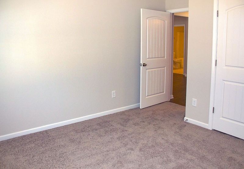 4016 Mendenhall Dr #7, Zebulon, NC 27597
