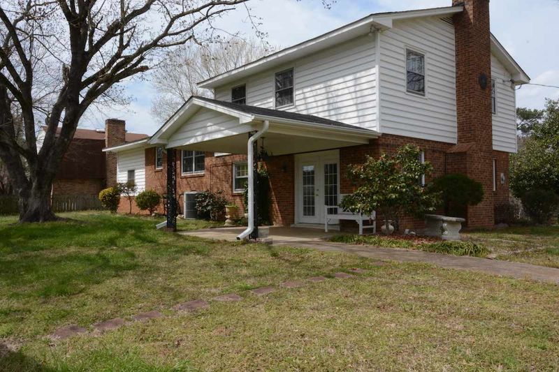4016 Willow Oak Rd, Raleigh, NC 27604