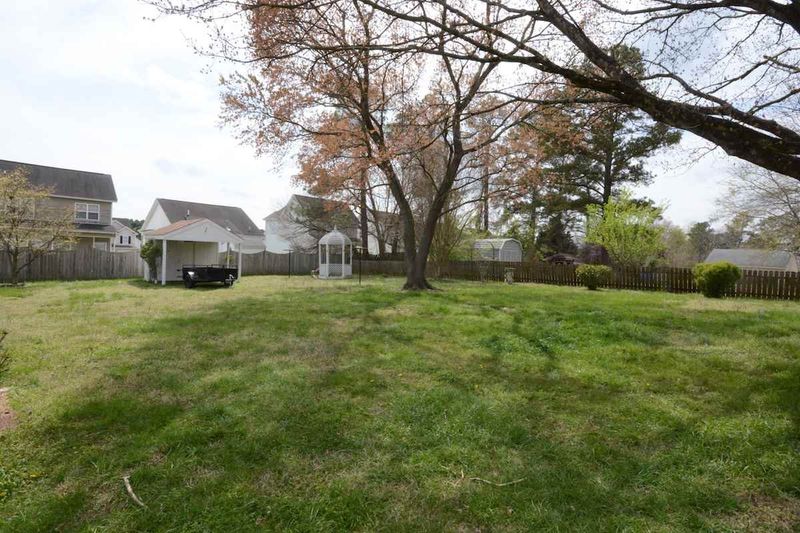 4016 Willow Oak Rd, Raleigh, NC 27604