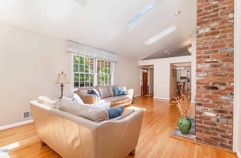4017 Huckleberry Dr, Raleigh, NC 27612