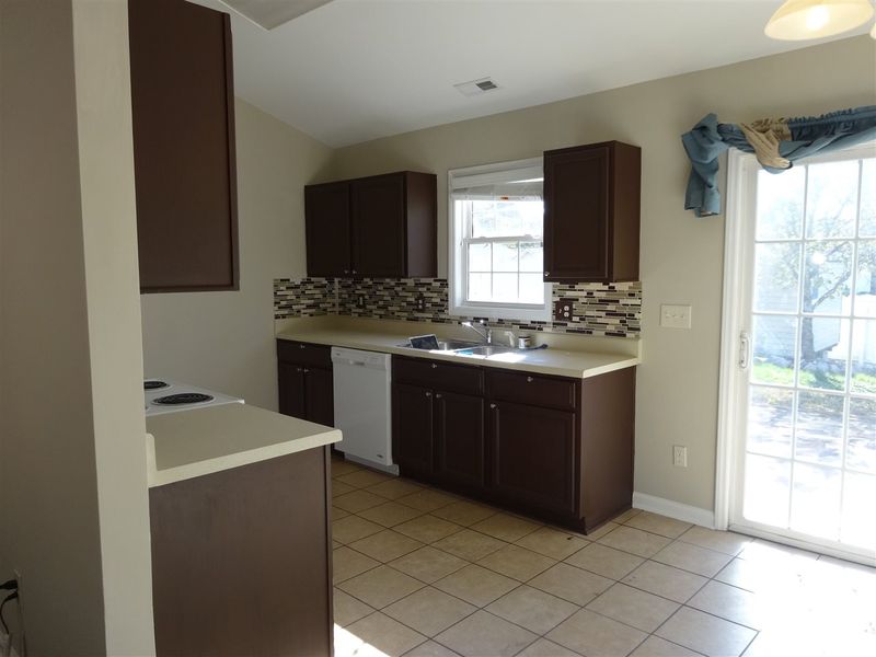 4017 Scofield Dr, Raleigh, NC 27610